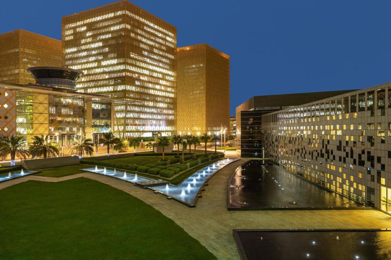 Crowne Plaza Riyadh - Rdc Hotel & Convention By Ihg Екстер'єр фото The University of Pretoria's Faculty of Law