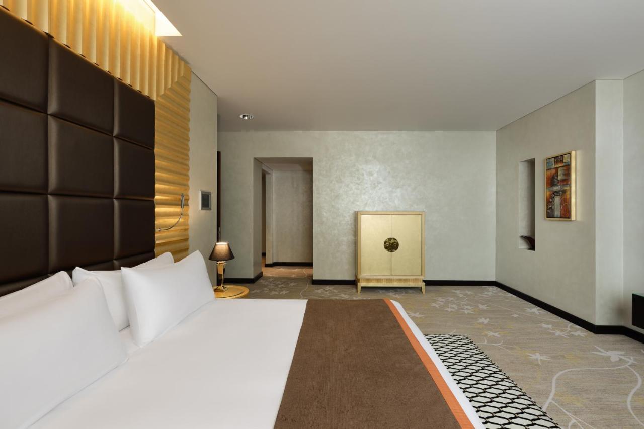 Crowne Plaza Riyadh - Rdc Hotel & Convention By Ihg Екстер'єр фото A bedroom at the hotel