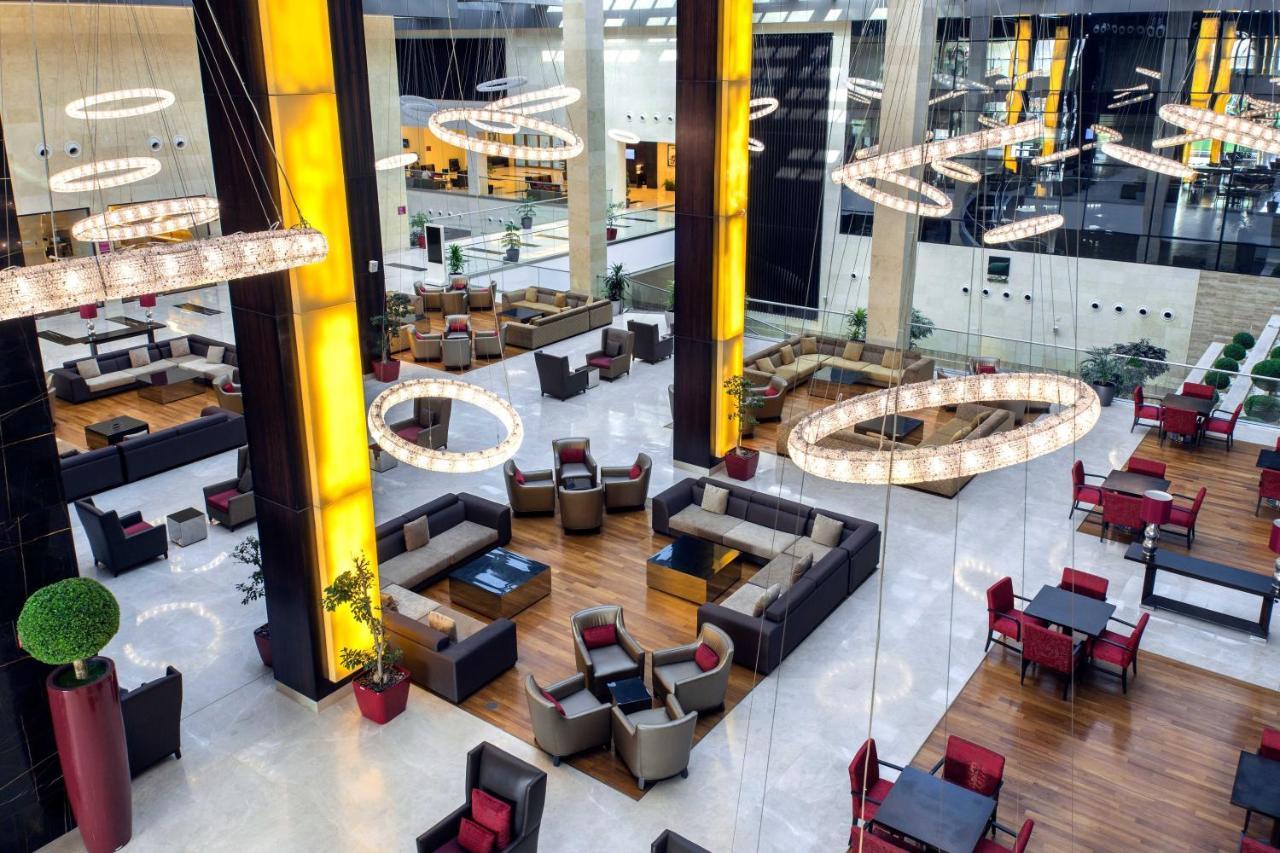 Crowne Plaza Riyadh - Rdc Hotel & Convention By Ihg Екстер'єр фото The lobby of the hotel