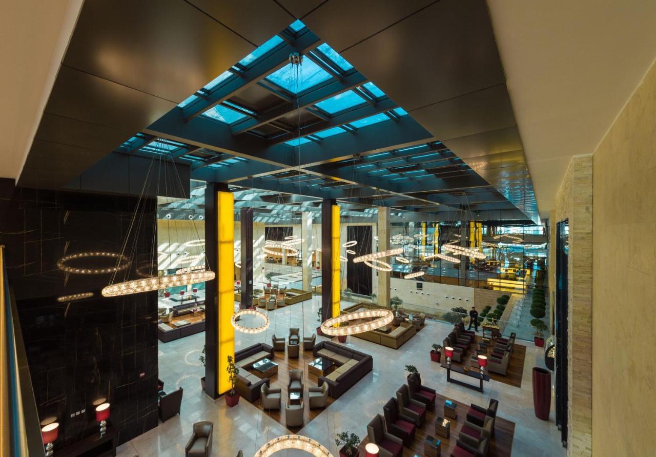 Crowne Plaza Riyadh - Rdc Hotel & Convention By Ihg Екстер'єр фото The lobby of the hotel