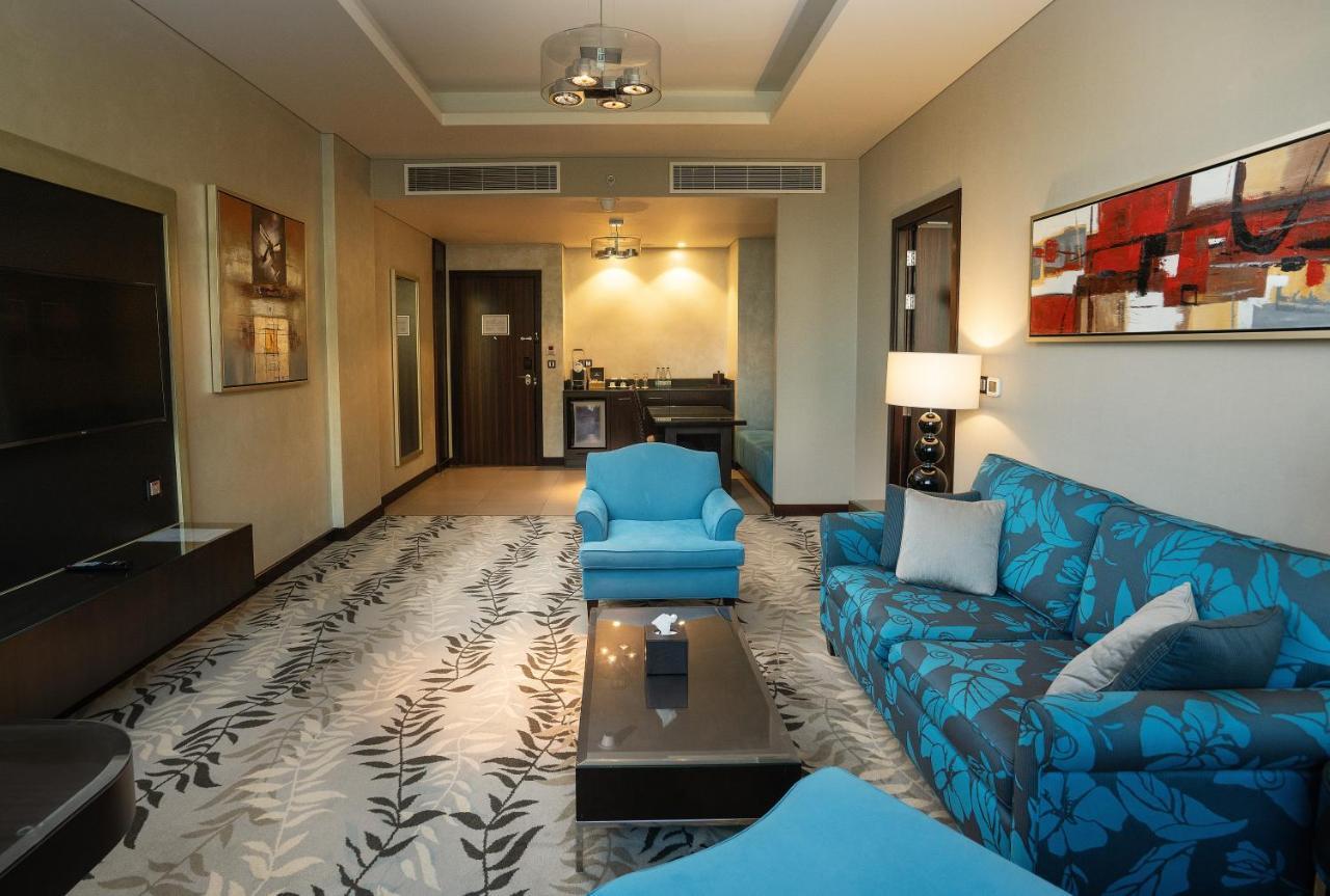Crowne Plaza Riyadh - Rdc Hotel & Convention By Ihg Екстер'єр фото A suite at the hotel