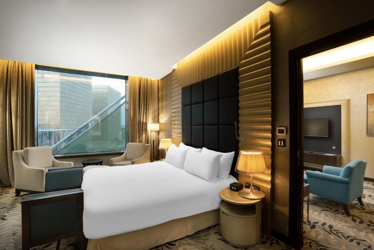 Crowne Plaza Riyadh - Rdc Hotel & Convention By Ihg Екстер'єр фото A suite at the hotel